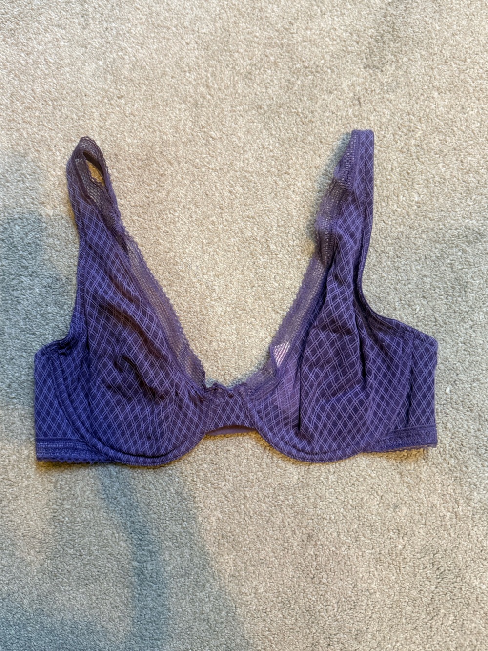 Victoria’s Secret Purple Full Lace Plunge Unlined Bra Size 34 D